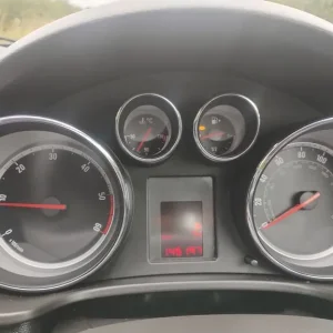 Vauxhall Insignia Hatchback 2012 Manual 1956cc 5-door - Image 6