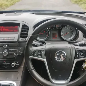 Vauxhall Insignia Hatchback 2012 Manual 1956cc 5-door - Image 8