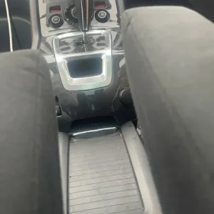 Peugeot 5008 2012 1.6 diesel 5-door MPV - Image 4