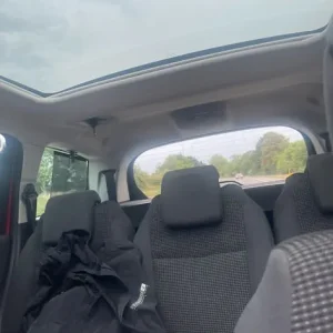 Peugeot 5008 2012 1.6 diesel 5-door MPV - Image 5