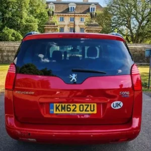 Peugeot 5008 2012 1.6 diesel 5-door MPV - Image 8