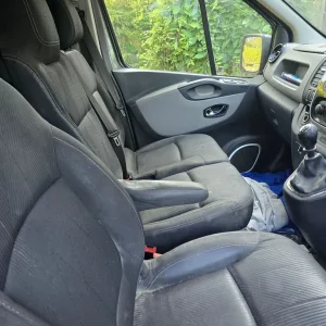 Renault TRAFIC Panel Van 2017 Manual 1598cc - Image 5