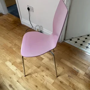 Pink chair - Image 2