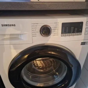 Samsung front-load washing machine - Image 3