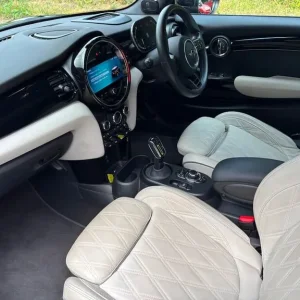 2022 MINI Electric Cooper SE 32.6kWh Hatchback - Image 2