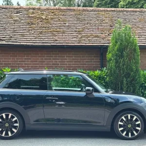 2022 MINI Electric Cooper SE 32.6kWh Hatchback - Image 5