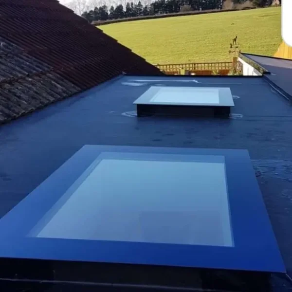 Frameless flat roof window