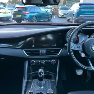 2017 Alfa Romeo Giulia Quadrifoglio 2.9 V6 Bi-Turbo - Image 4