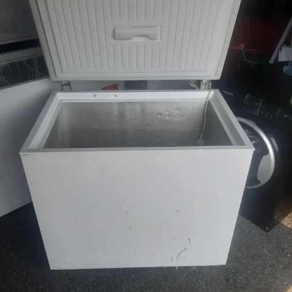 Chest freezer