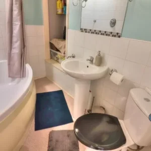 2 bedroom terraced house with garden and garage - Image 7