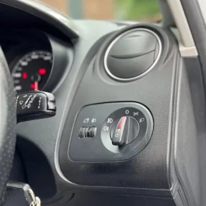 2015 SEAT Ibiza 1.2 TSI FR Black 3dr Hatchback - Image 4