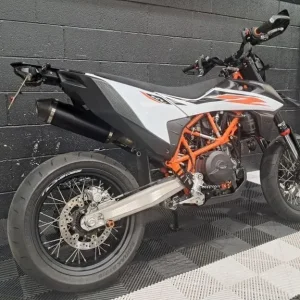 2020 KTM 690 SMC R Orange - Image 4