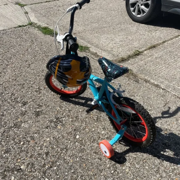 Kids bike with helmet