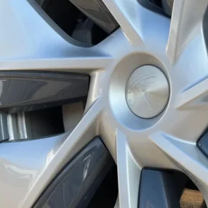 2023 Tesla Model Y 5-door Electric SUV - Image 6