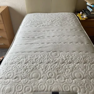 Single bed - Image 2