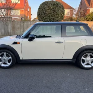 2012 Mini Cooper 1.6 Manual Hatchback - Image 8