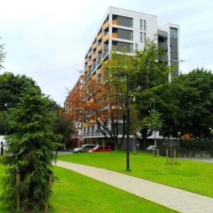 Double Bedroom with Balcony in Apartment Near University - Image 5