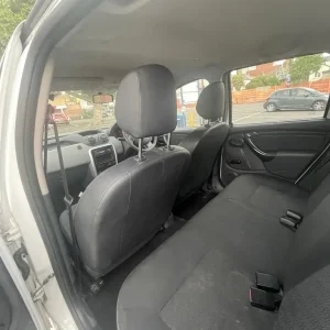 Dacia Duster 2015 1.6 petrol manual 5-door - Image 6