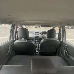 Dacia Duster 2015 1.6 petrol manual 5-door - Image 7