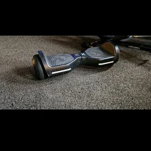 Excellent condition hoverboard and go kart - Image 3