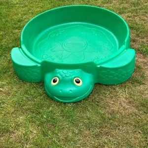 Little Tikes Sandpit with Pool and Cover - Image 2