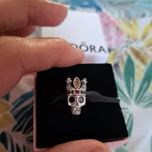 Pandora skull queen charm - Image 3