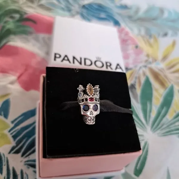 Pandora skull queen charm