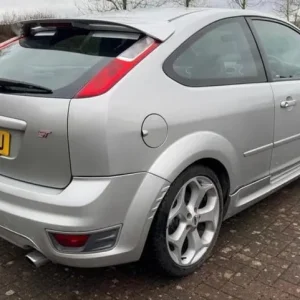 Ford Focus 2007 Hatchback 3-door manual - Image 2