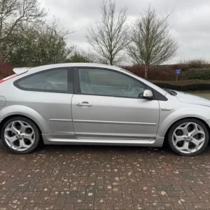 Ford Focus 2007 Hatchback 3-door manual - Image 6