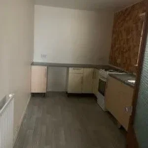 3 Bed Terraced House - Image 5