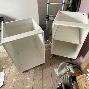 2 Kitchen Units from Howdens