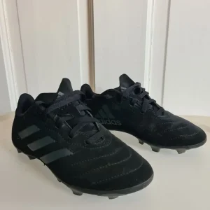 Kids boys uk infant size 13 to 1 football boots trainers sliders used