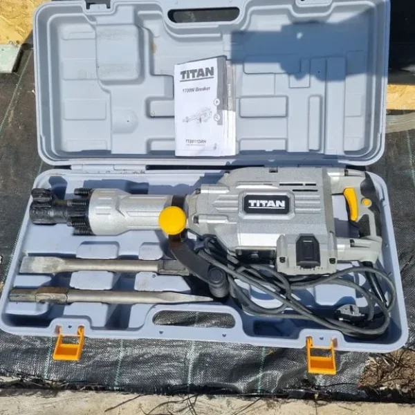 Titan TTB811DRH concrete breaker