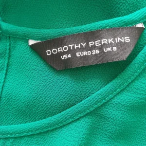 DOR PERK BRIGHT GREEN BOXY TOP - SIZE 8 - Image 5