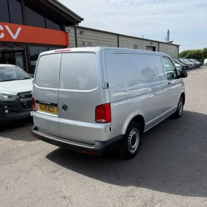 2021 Volkswagen Transporter T32 TDI SWB Panel Van Diesel Manual - Image 4
