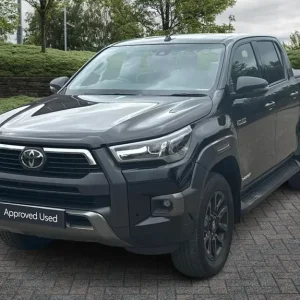 2021 Toyota Hilux Invincible X D/Cab Pick Up 2.8 D-4D Auto - Image 3