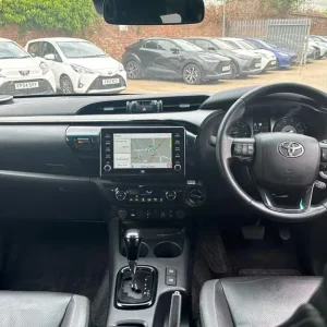 2021 Toyota Hilux Invincible X D/Cab Pick Up 2.8 D-4D Auto - Image 5
