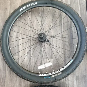27.5 wheel mountain bike with disc brakes and Carrera wheels - Image 2