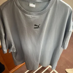 PUMA Light Blue Logo T-Shirt (XL)