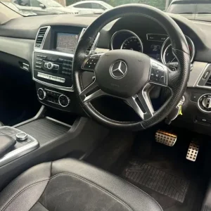 Mercedes-Benz M-Class 2.1 ML250 BlueTEC AMG Sport G-Tronic 4WD Euro 6 (s/s) 5-door - Image 3