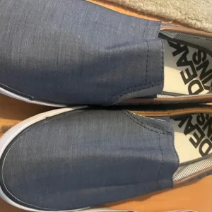 Men’s trainers and pumps - Image 2