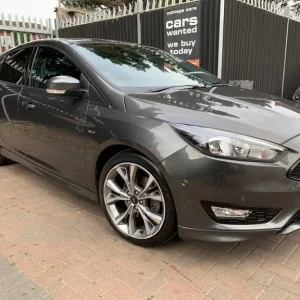 2018 Ford Focus 1.5 EcoBoost ST-Line 5-door hatchback petrol manual - Image 2