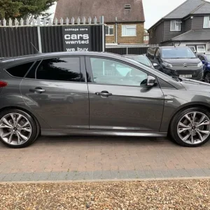 2018 Ford Focus 1.5 EcoBoost ST-Line 5-door hatchback petrol manual - Image 3