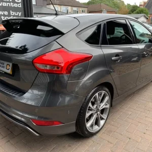 2018 Ford Focus 1.5 EcoBoost ST-Line 5-door hatchback petrol manual - Image 4