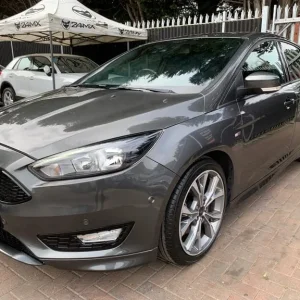 2018 Ford Focus 1.5 EcoBoost ST-Line 5-door hatchback petrol manual - Image 8