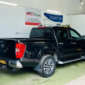 Nissan Navara 2.3 dCi Tekna Double Cab 4x4 Diesel Auto - Image 7