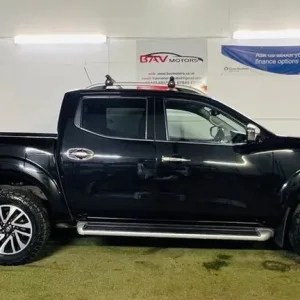 Nissan Navara 2.3 dCi Tekna Double Cab 4x4 Diesel Auto - Image 8