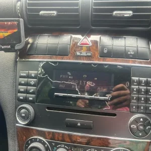 Mercedes-Benz C-Class Saloon 2005 1796cc 4-door - Image 5