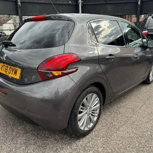 2018 Peugeot 208 1.2 PureTech Allure Euro 6 (s/s) 5dr Hatchback Petrol Manual - Image 5