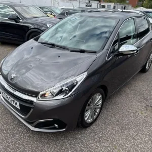 2018 Peugeot 208 1.2 PureTech Allure Euro 6 (s/s) 5dr Hatchback Petrol Manual - Image 6
